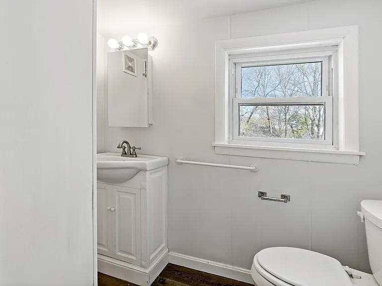 63 W Carpenter St #2-R — Photo 3