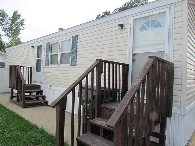 1st image of 815 E Oakton St Lot 176