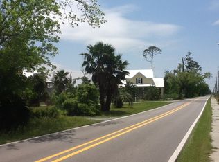 426 N Central Ave, Waveland, MS 39576