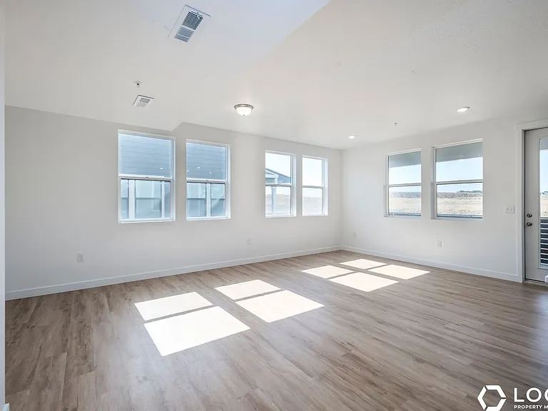 754 W Blue Magic Ln #303 — Photo 6
