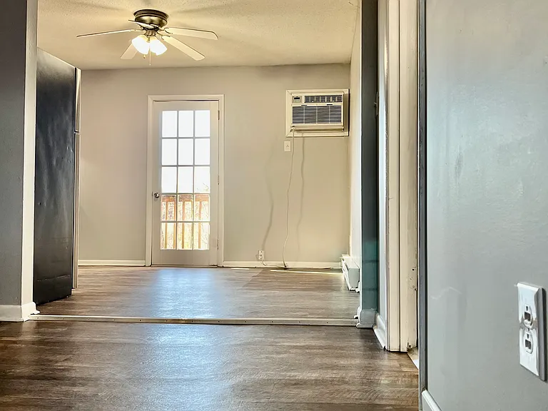143-4 - Kitchen