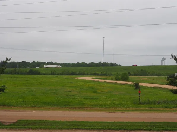 2 Legacy Park Dr, Pearl, MS 39208