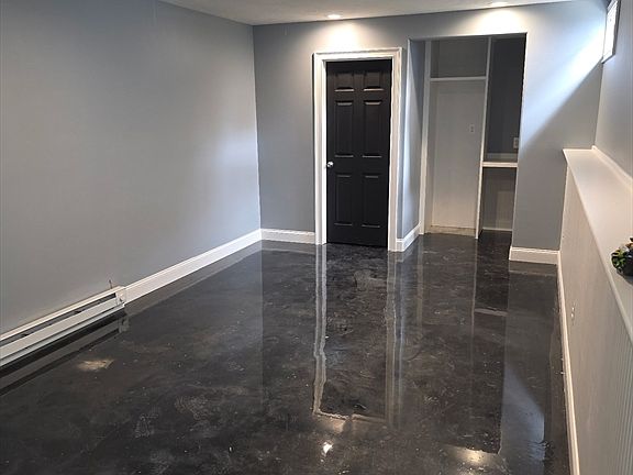 4th image of 430 Alden St
