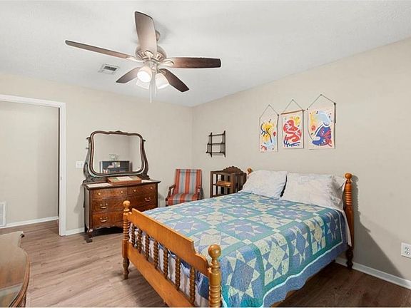 4th image of 408 Warm Springs Cir #408