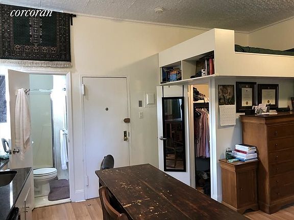 3rd image of 1 Willow Pl #2R