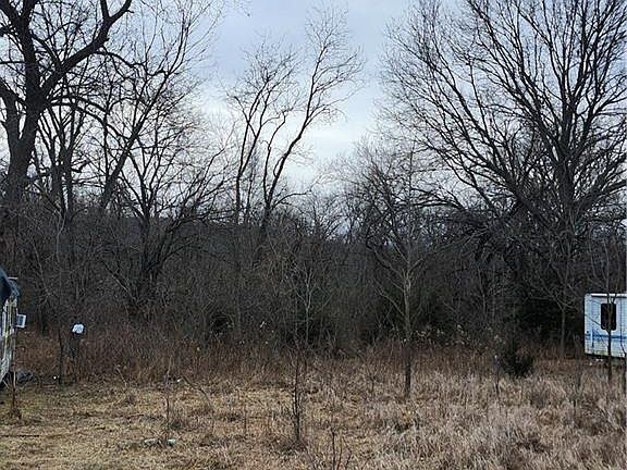 3rd image of 174 Holiday Dr