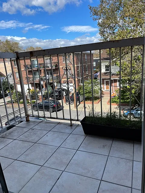 3 bed, 1200 sqft, $3,300 — Photo 1