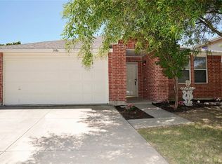 1956 Riverchase Ln, Justin, TX 76247