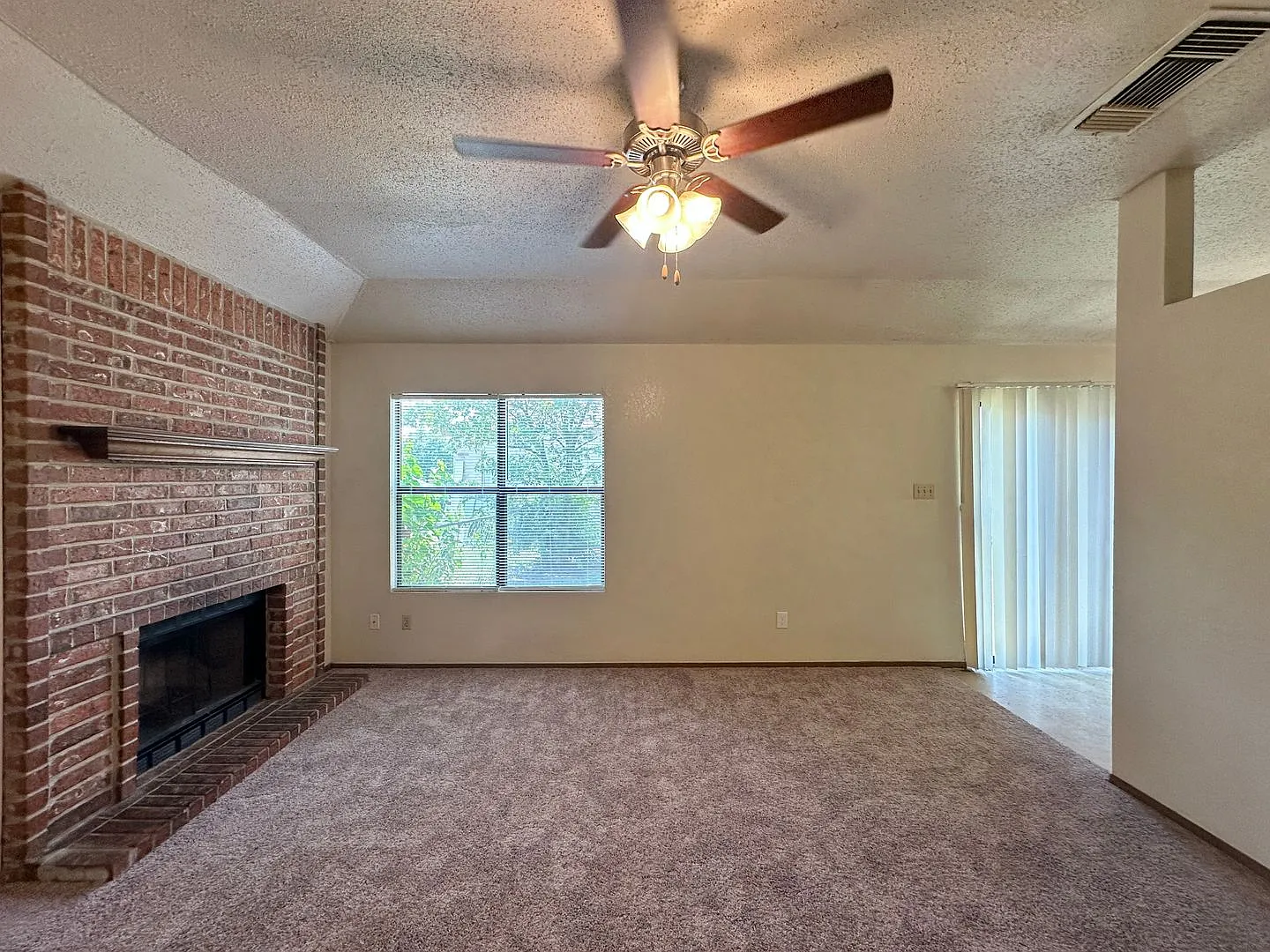 2707 Taft St — Photo 3