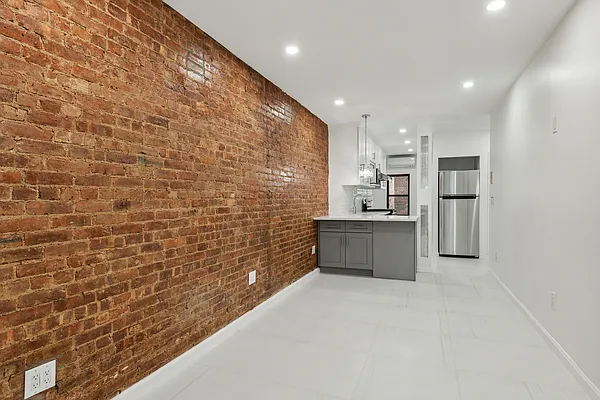 Rented by Compass | media 10