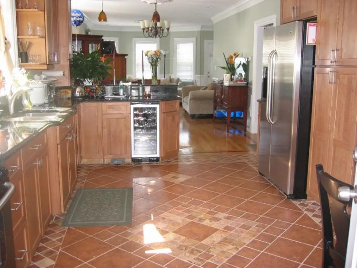 Building Photo - 49 Hobart St #1