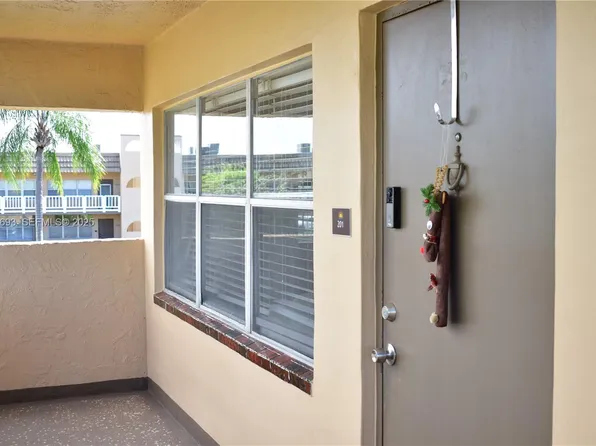 9141 Sunrise Lakes Blvd APT 201, Fort Lauderdale, FL 33322