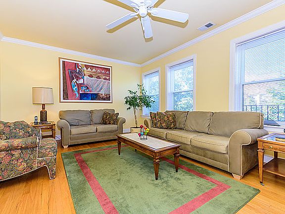 4th image of 7061 N Damen Ave #3