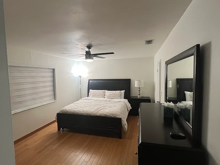 1010 Hollywood Blvd — Photo 12