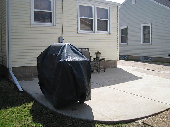 3rd image of 26 Blackhawk Hills Dr