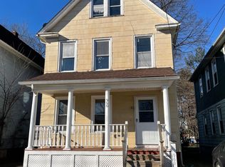 960 Winchester Ave, Hamden, CT 06517