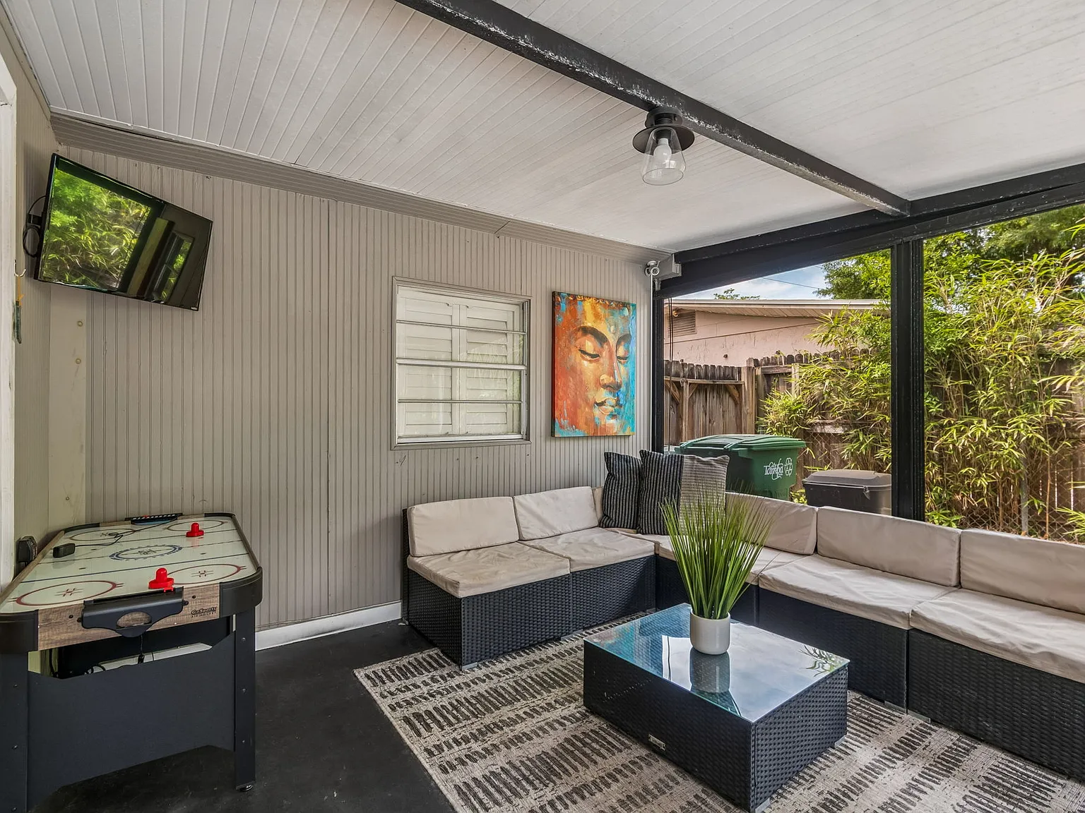 4 bed, 1332 sqft, $3,100 — Photo 4