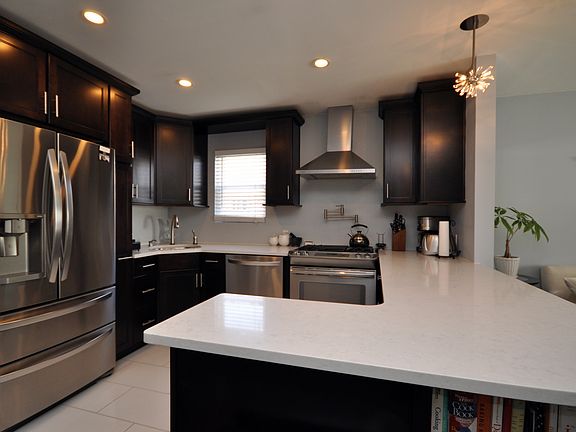 5th image of 2839 Collis Pl