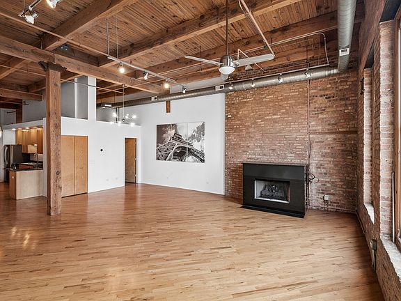 2nd image of 616 W Fulton St APT 616