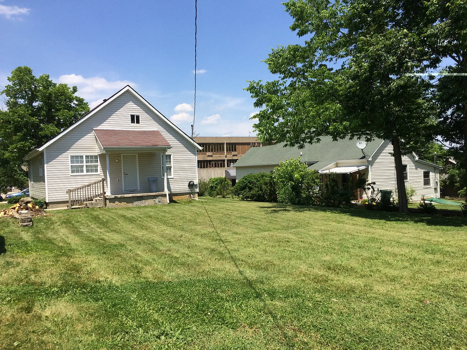 3 bed, 1.5 bath, 1344 sqft, $1,500 — Photo 1