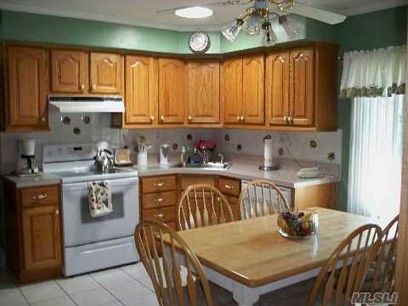 3rd image of 17 Ponder Ln