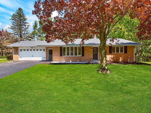 1339 W Marquette Woods Rd, Saint Joseph, MI 49085