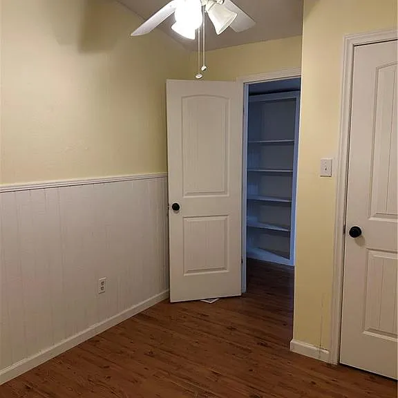 323 W Davis Rd — Photo 17