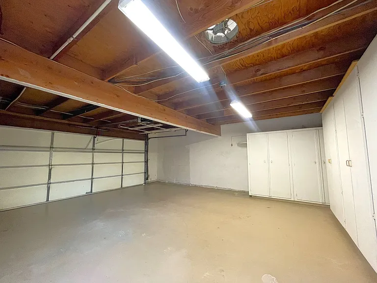 35 Malaga Dr — Photo 37