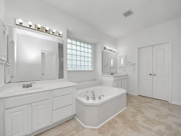 4230 Waterwood Dr — Photo 17