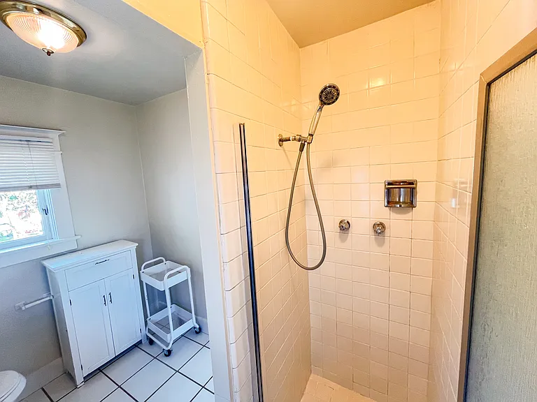 1509 Forest View Ave — Photo 18