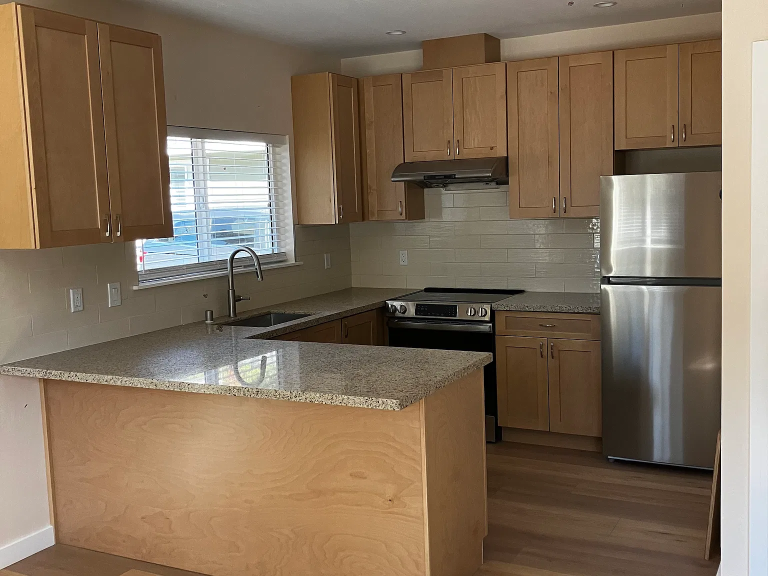 1 bed, 575 sqft, $3,000 — Photo 2