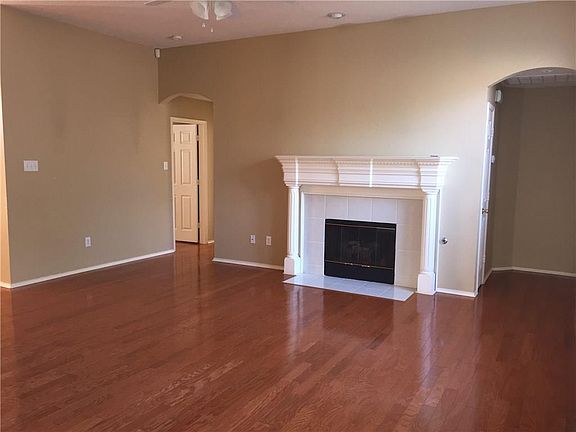 3rd image of 9410 Shirland Ln
