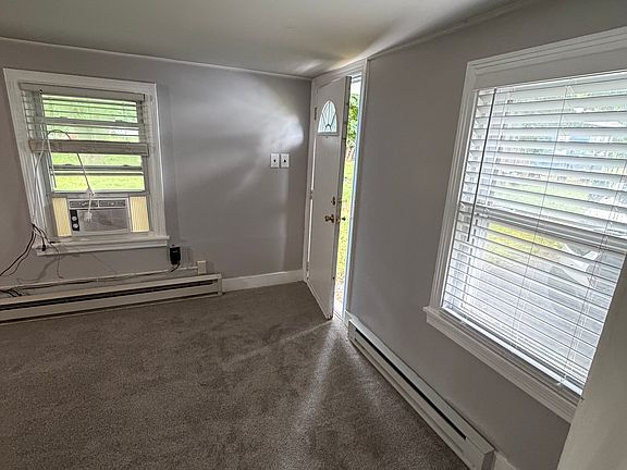 3rd image of 27 1/2 Prospect Ave