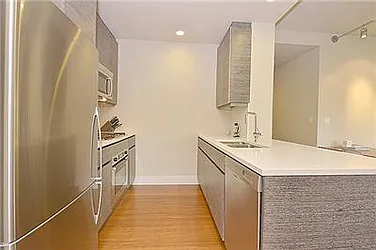 Rented by R New York