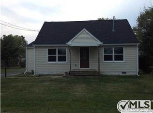 17 Griggs Ave, Port Monmouth, NJ 07758