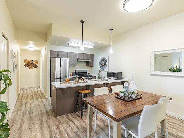 The Jax Apartments — Photo 4