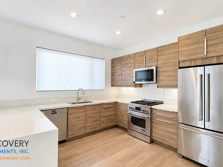 3235 Louise St #C — Photo 22