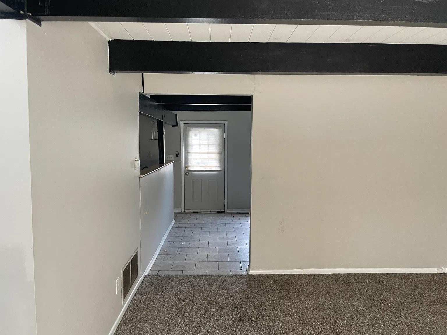 3 bed, 1.5 bath, 1100 sqft, $1,250 — Photo 2