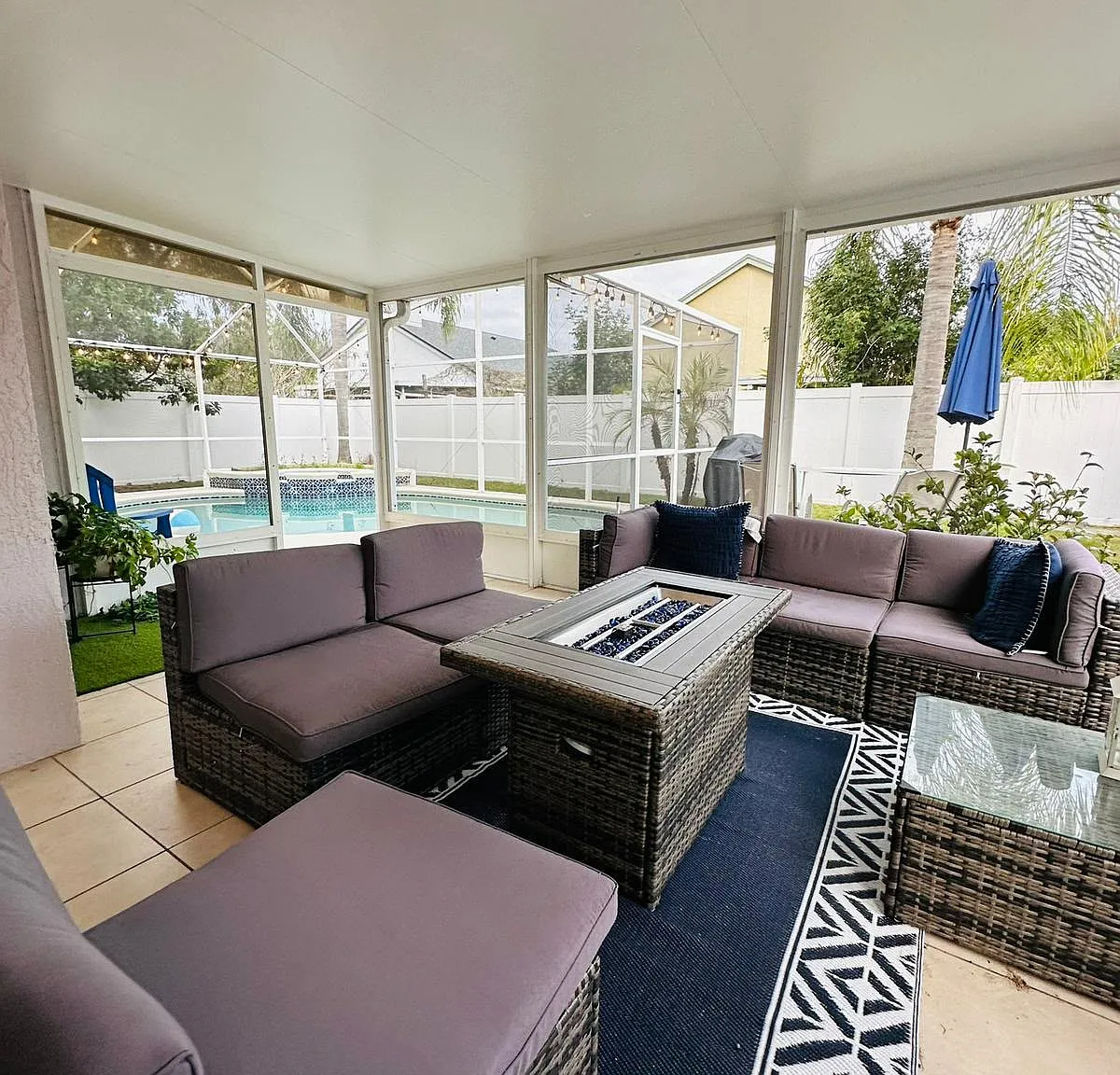 4 bed, 1956 sqft, $800 — Photo 2