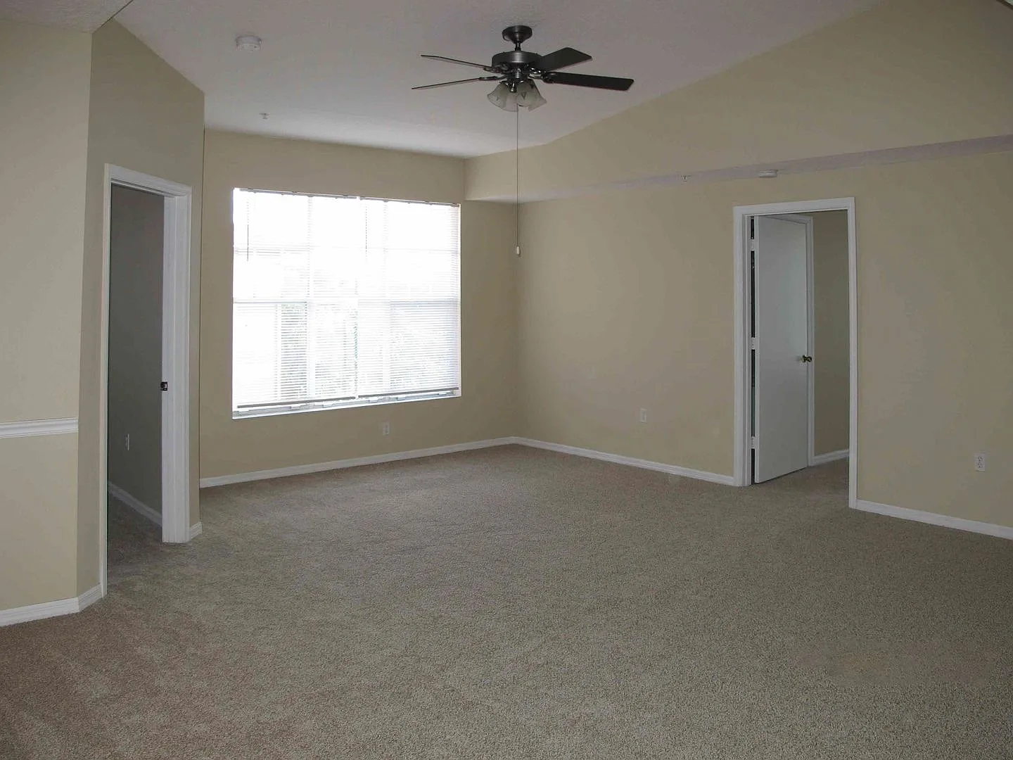 2 bd / 2 ba Condo in Gated Community - Palms Club — Photo 3
