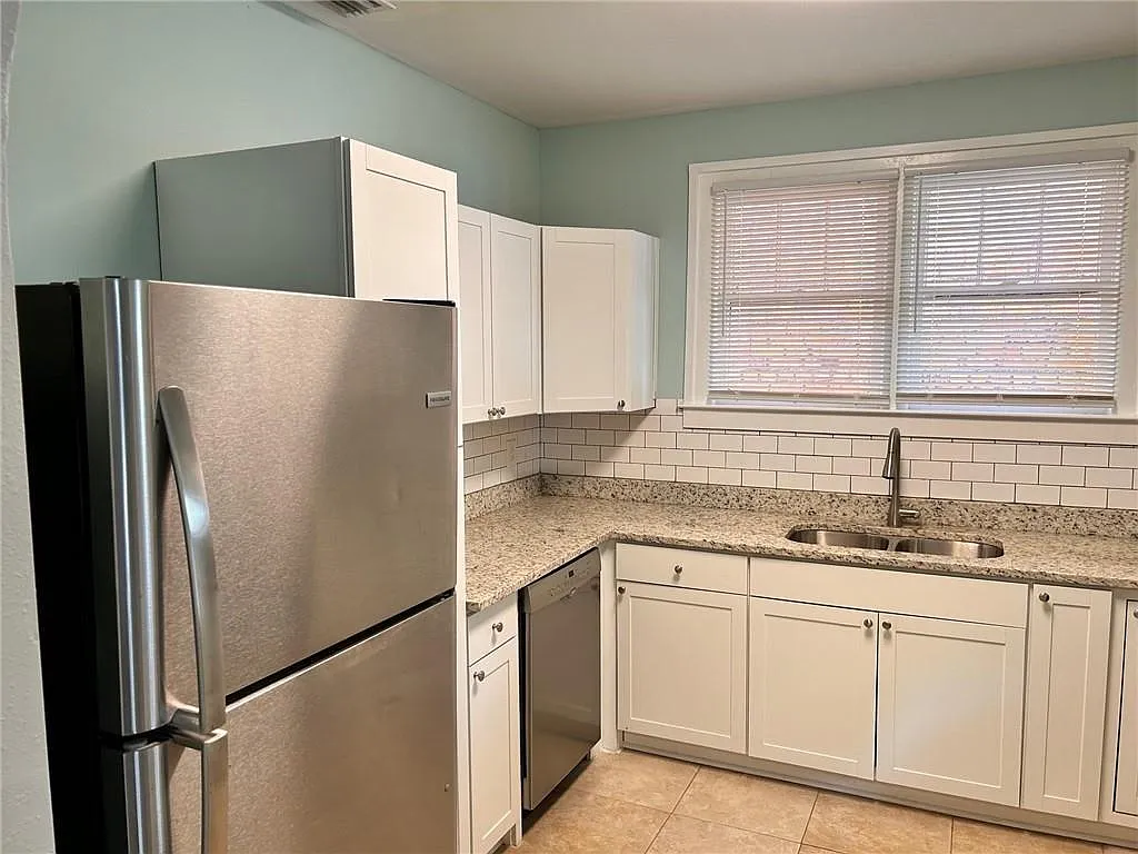 3 bed, 1.0 bath, 1000 sqft, $1,150 — Photo 4