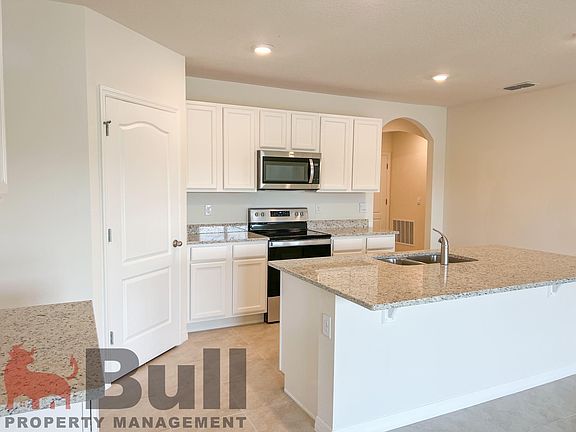 5th image of 2787 Sunnyvale St