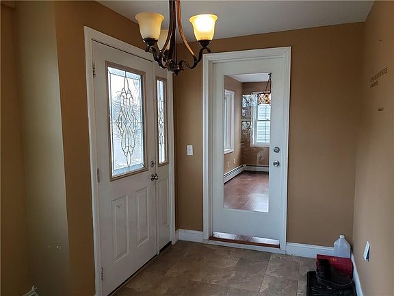 2nd image of 17 Royal Ave