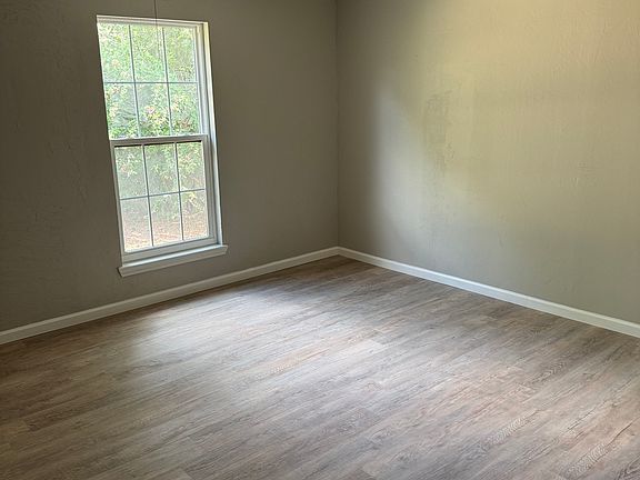 5th image of 5324 S Agnew Ave