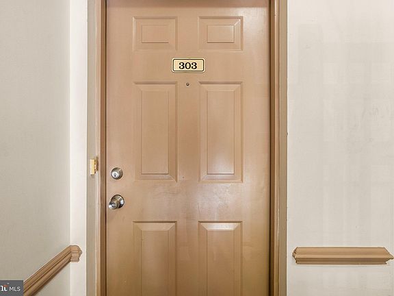 4th image of 9715 Lake Pointe Ct APT 303