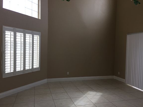 4th image of 3699 Steinbeck Dr
