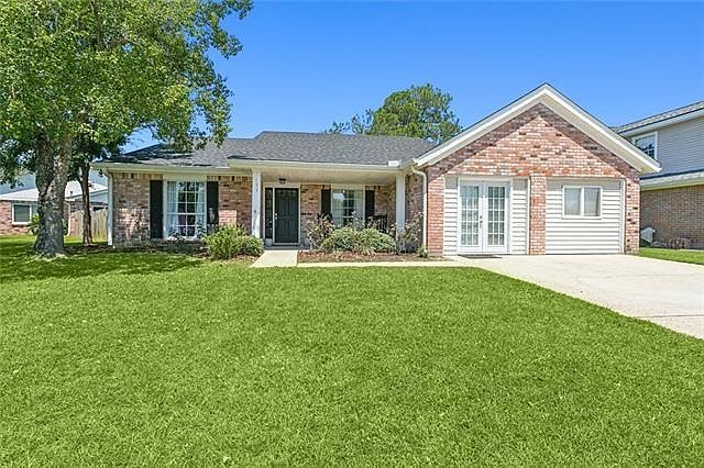1st image of 133 Silverwood Dr