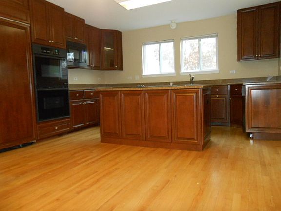 3rd image of 1305 Callaway Dr N