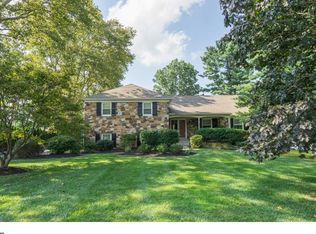 100 Golfview Rd, Havertown, PA 19003