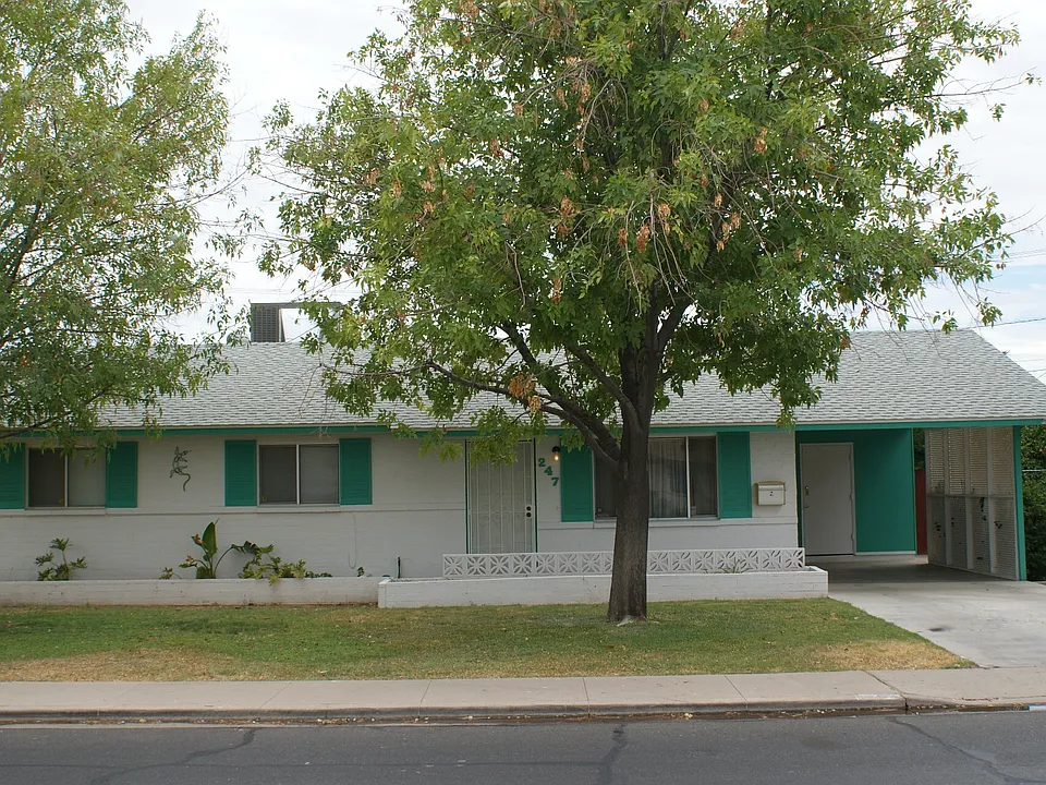 247 E 7th Dr